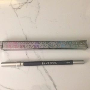 URBAN DECAY EYE LINER // shade EMPIRE (purple)